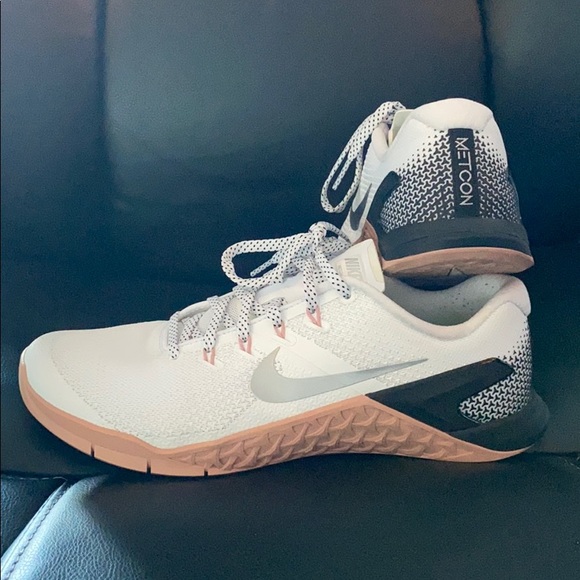 nike womens running shoes under $50